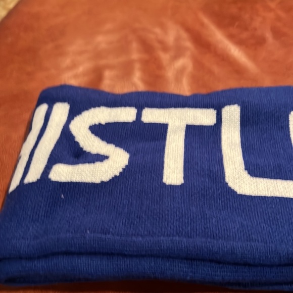 NWT VINTAGE Hudson's Bay- Whistler, 2010. Olympic scarf - Picture 2 of 3